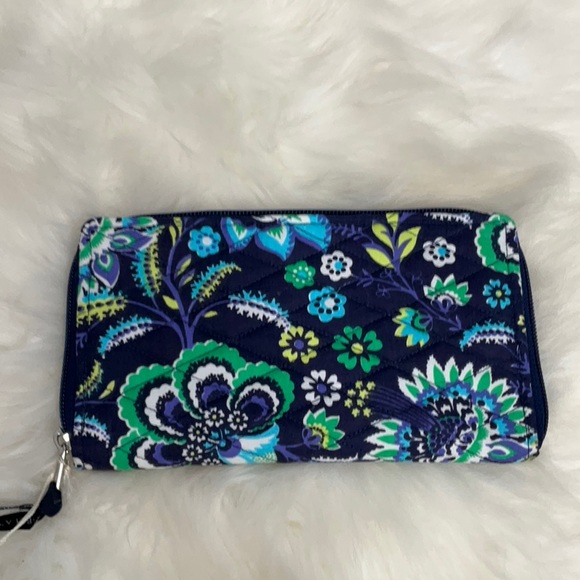 Bella Taylor Quilted Wallet Floral Print - Picture 4 of 7
